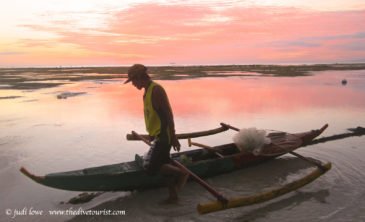 Local fishers of Oslob